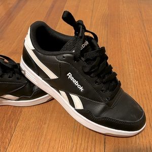 Reebok Royal Techque. Size 7 men’s. Like new condition.